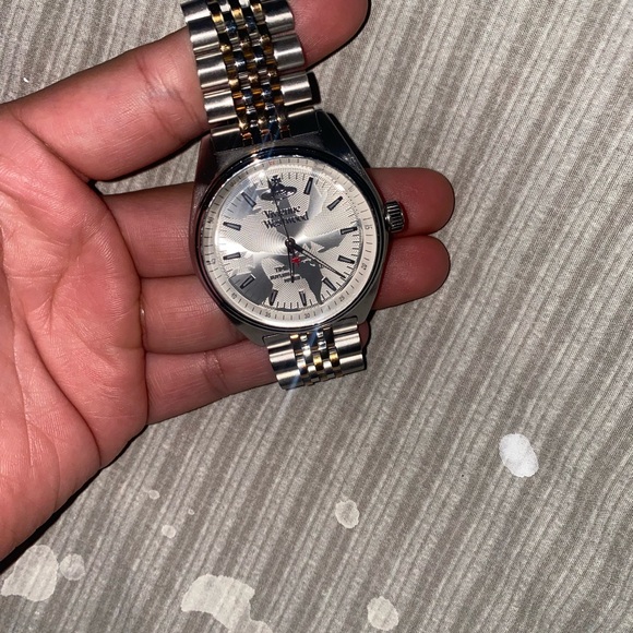 VivnewestwoodWristwatch